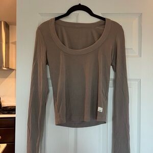 Women’s Vuori Long Sleeve Scoop Neck Top - Taupe